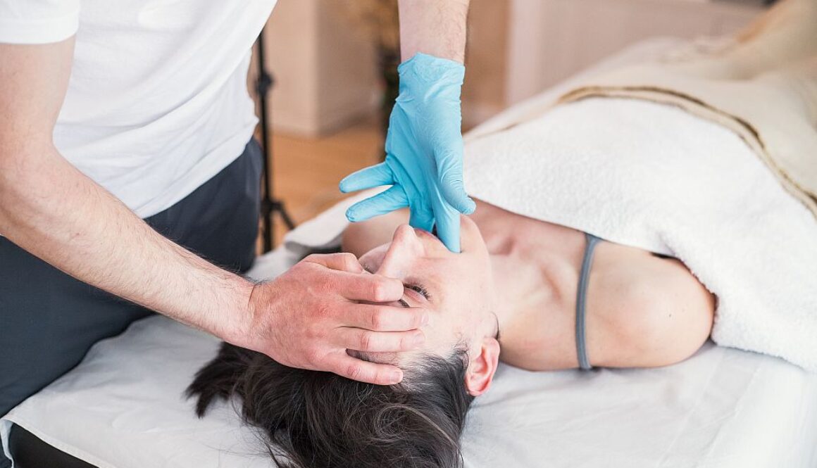 Terapia SSŻ Kraków jak wpływa na cały układ ruchu - od żuchwy po kark
